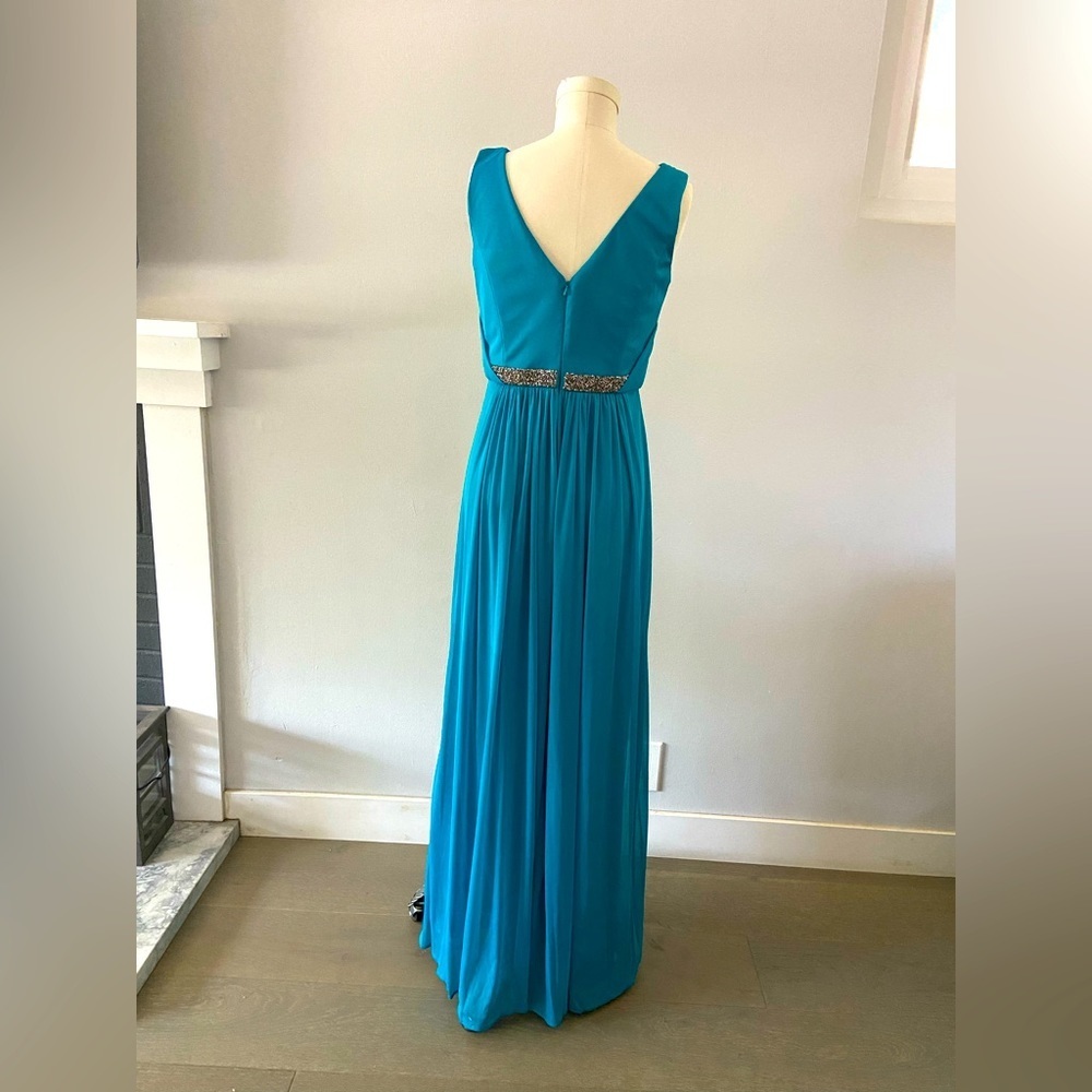 GORGEOUS Formal Dress - Picture 4 of 5